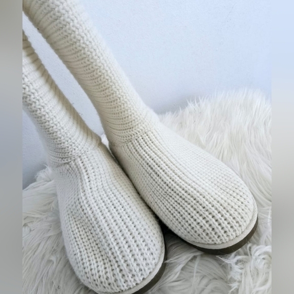 SO Foldover Sweater White Boots Size 9. 🌴 - Picture 9 of 10